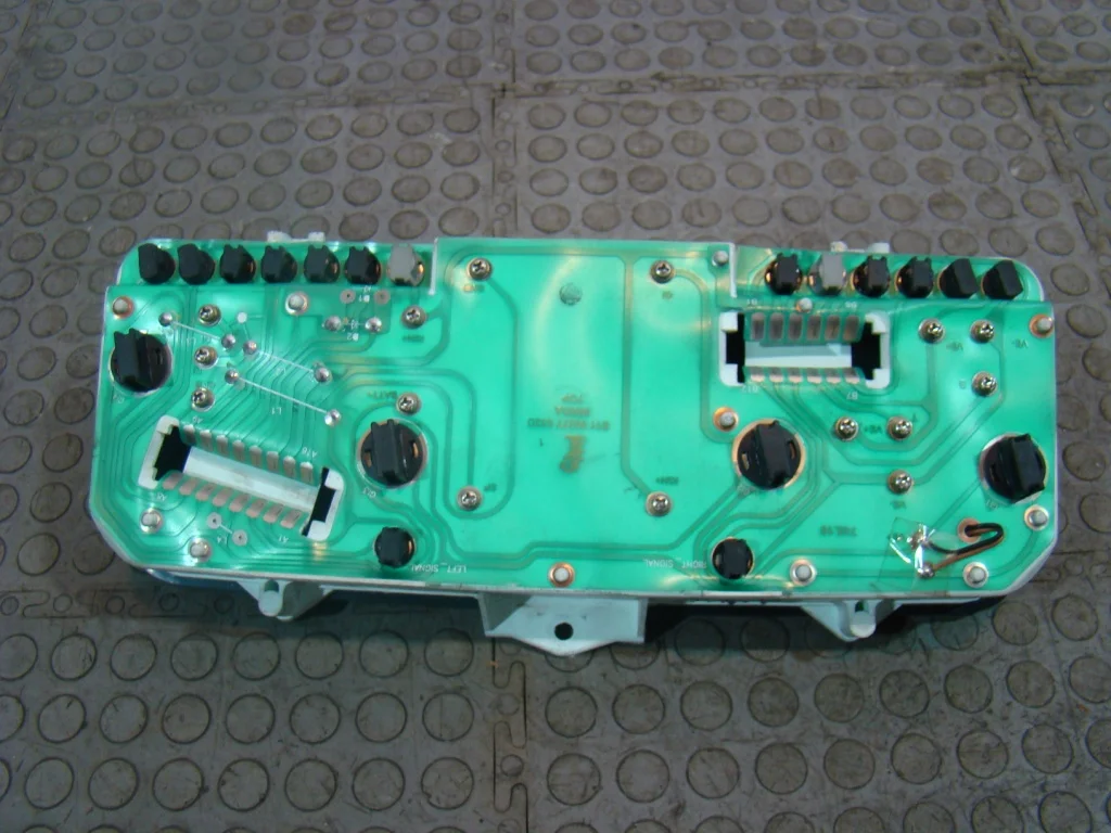 Daewoo Nexia Панель приборов 1.5 - миниатюра 8