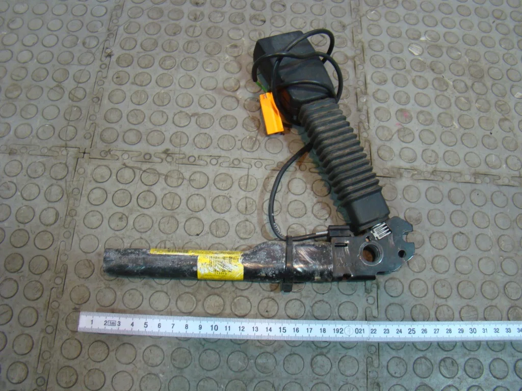 Ford Focus 2 Ответная часть ремня безопасности R - миниатюра 3