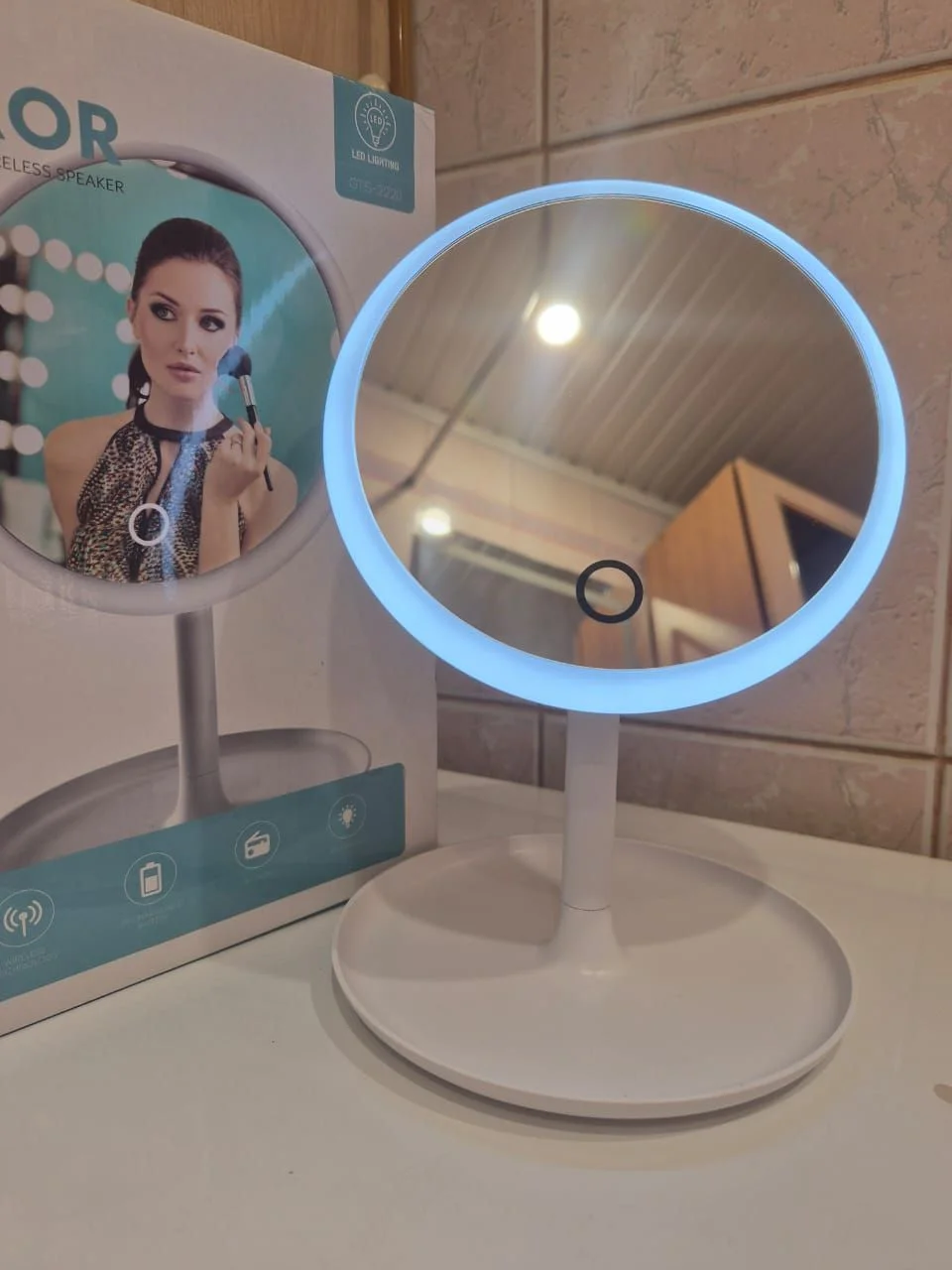 Зеркало с LED - подсветкой и колонкой для макияжа - миниатюра 16