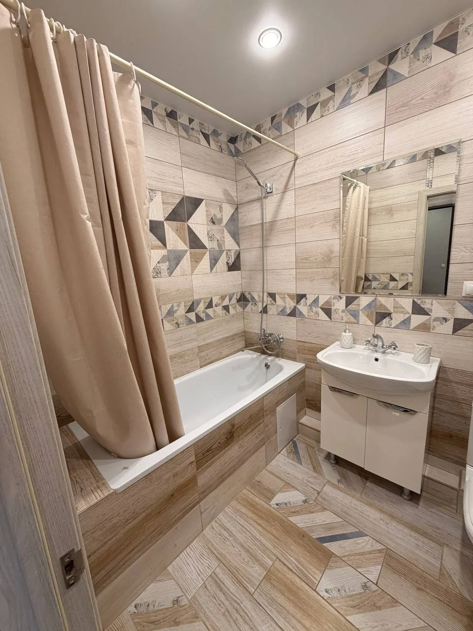 Сдаётся уютная 1-комнатная квартира 41 м² - миниатюра 10