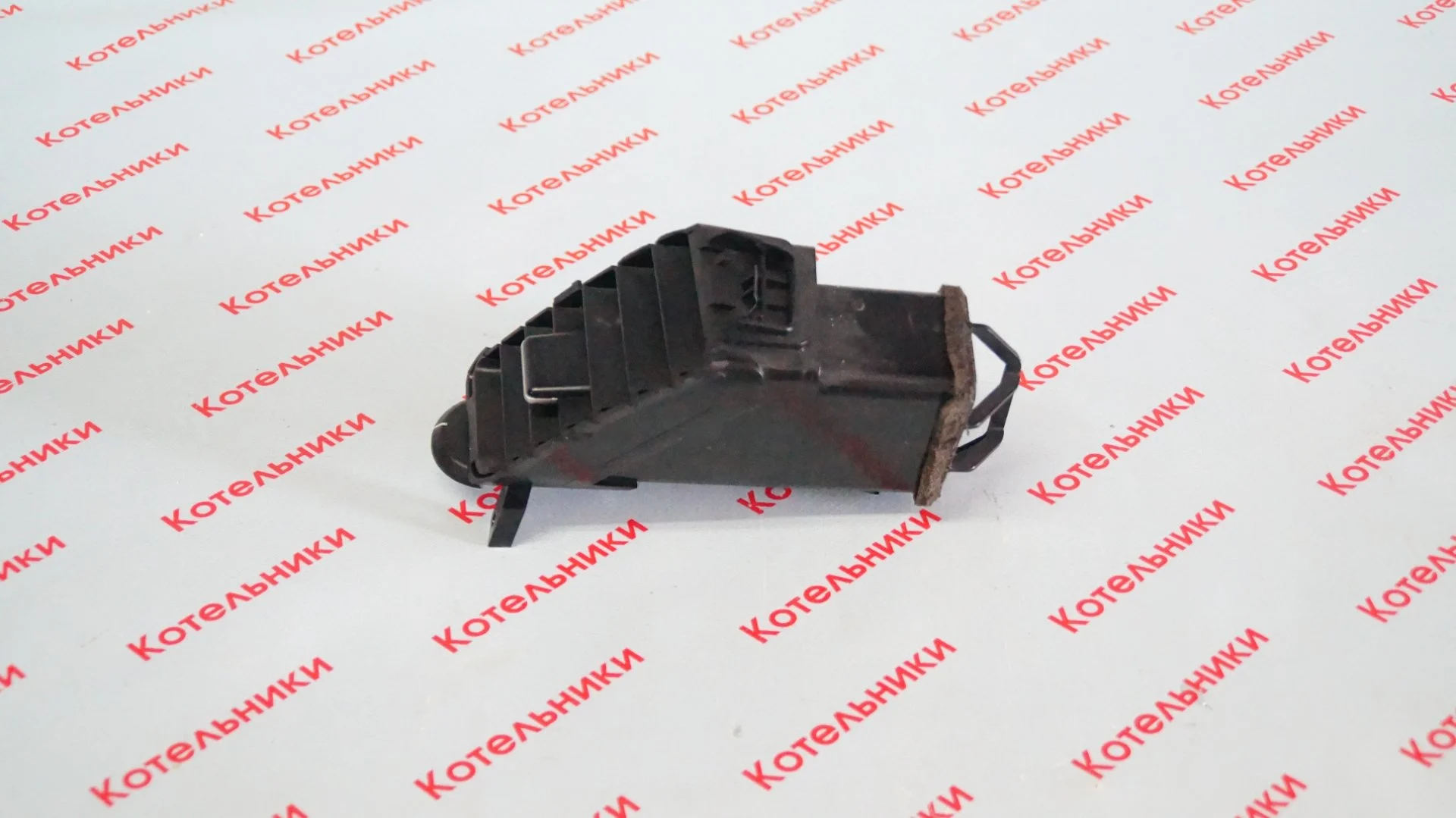 Nissan 68750-AV900 Воздуховод центральный правый - миниатюра 4