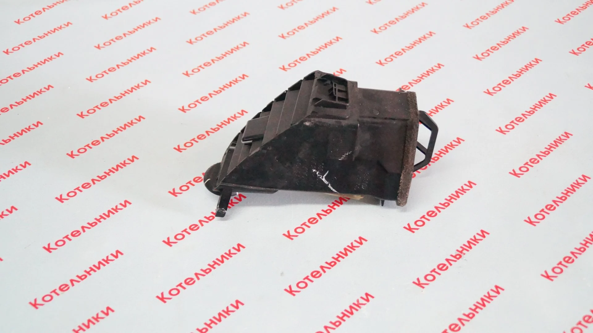 Nissan 68751-AV900 Воздуховод центральный левый - миниатюра 2