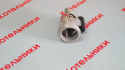 Nissan 25331-AV60A Прикуриватель