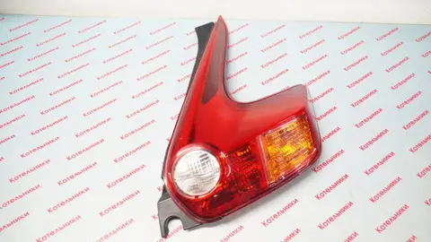 Nissan 26550-1KA0A Фонарь задний правый