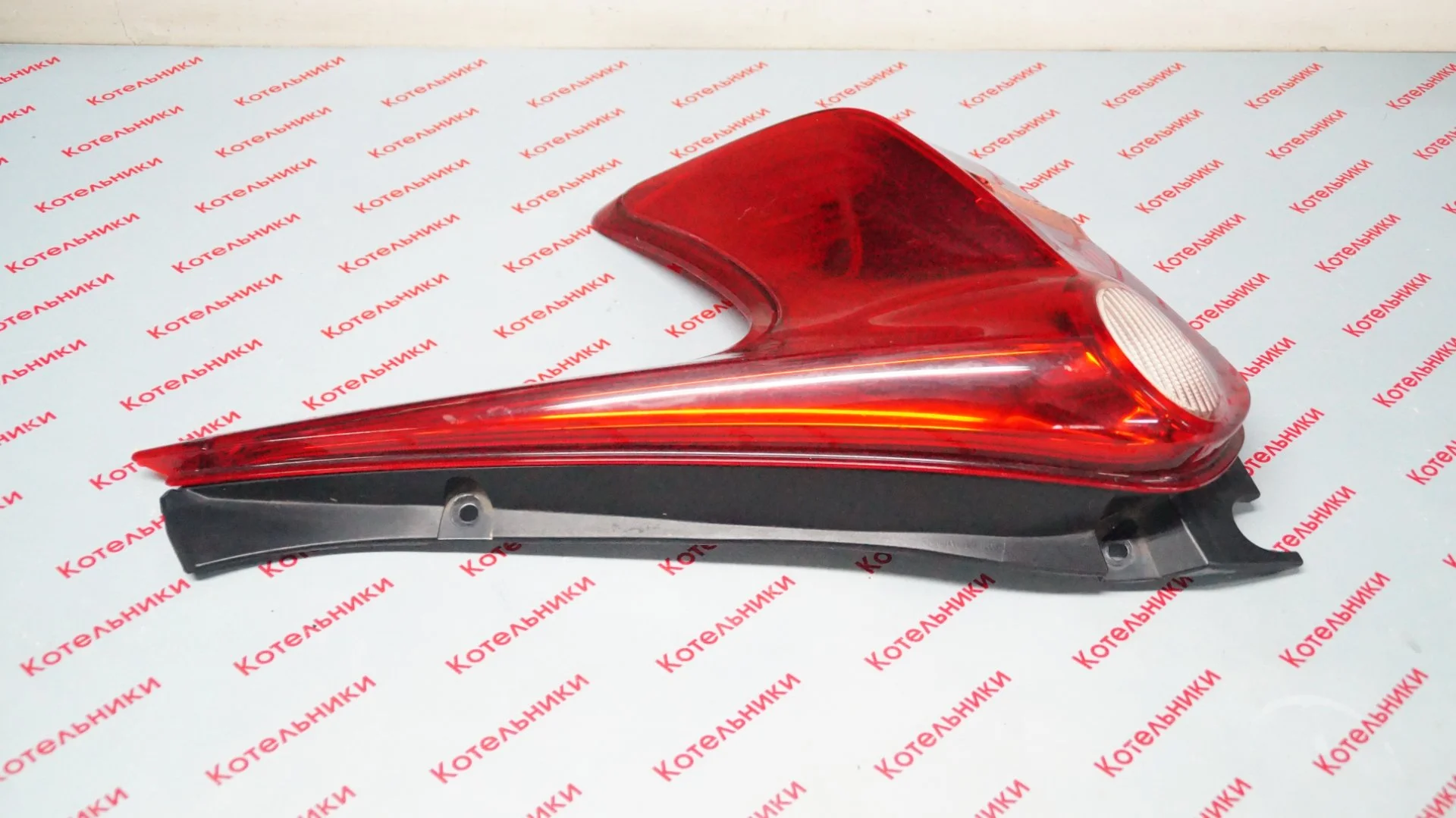 Nissan 26550-1KA0A Фонарь задний правый - миниатюра 3