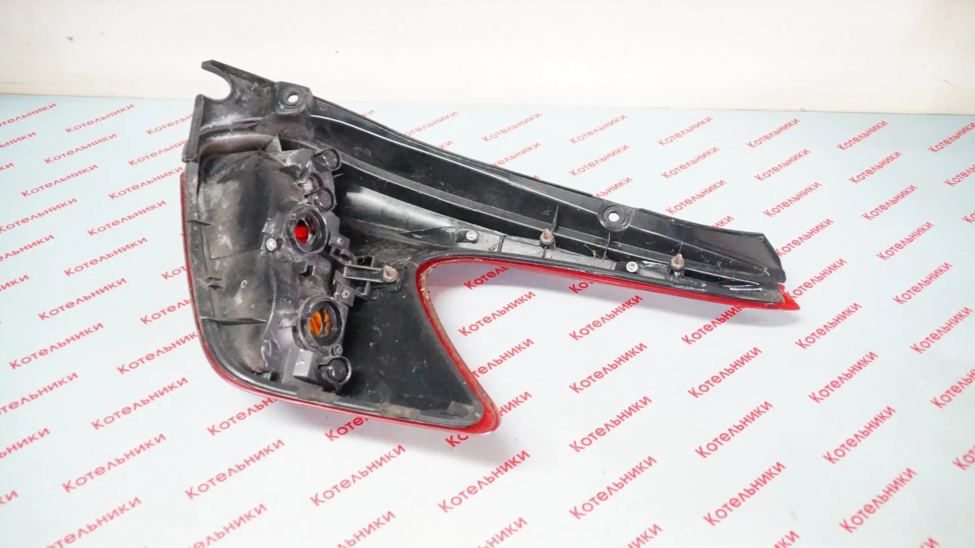 Nissan 26555-1KA0A Фонарь задний левый - миниатюра 4