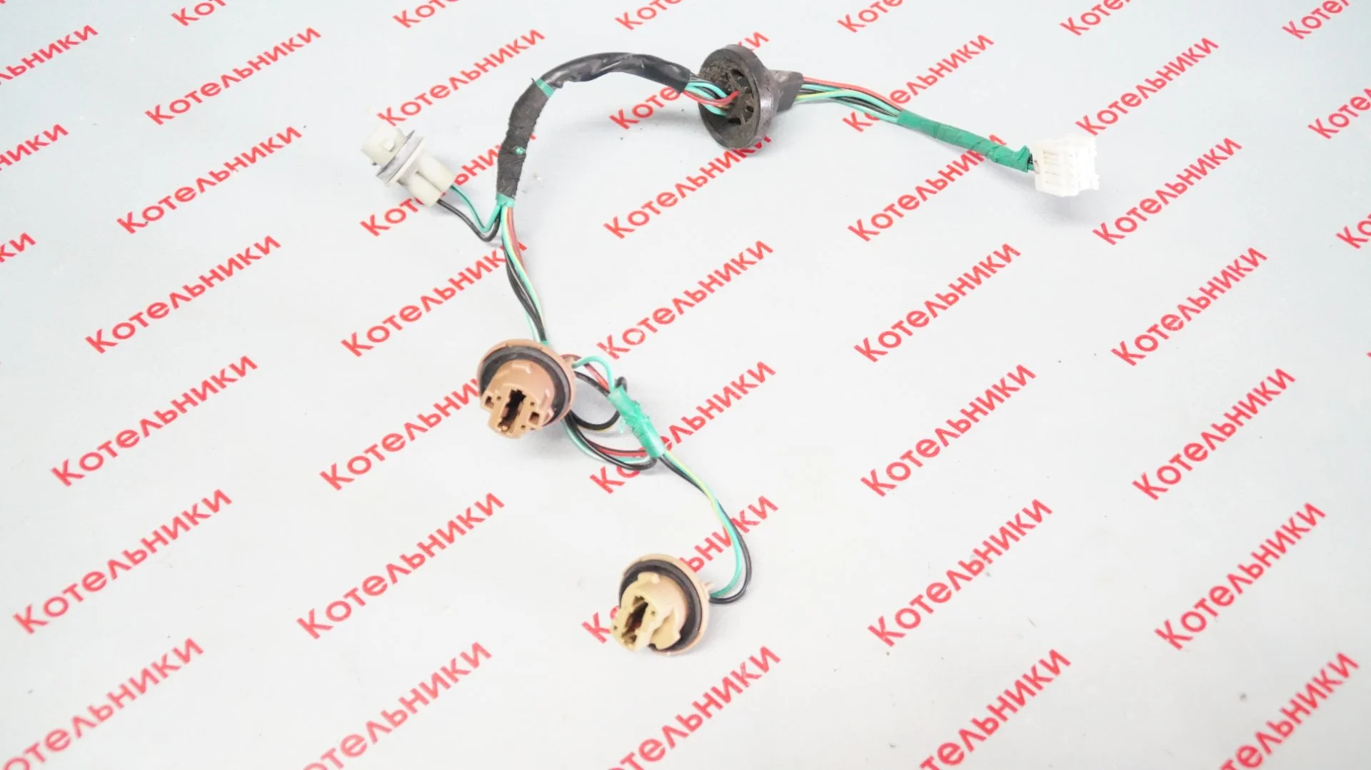 Nissan 26551-1KA0A Проводка задних фонарей - изображение 1