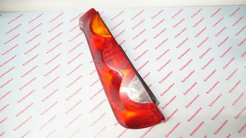 Nissan 26555-9U000 Фонарь задний левый