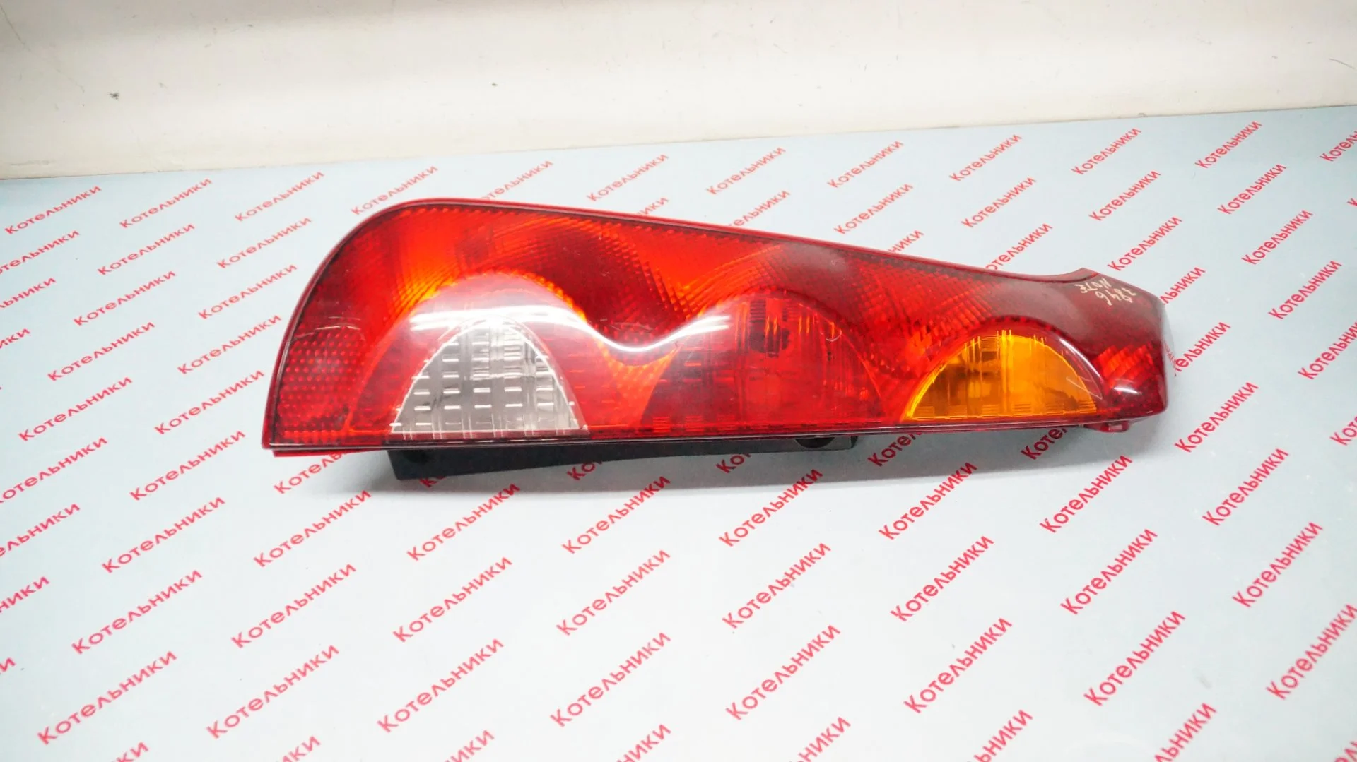Nissan 26555-9U000 Фонарь задний левый - миниатюра 3