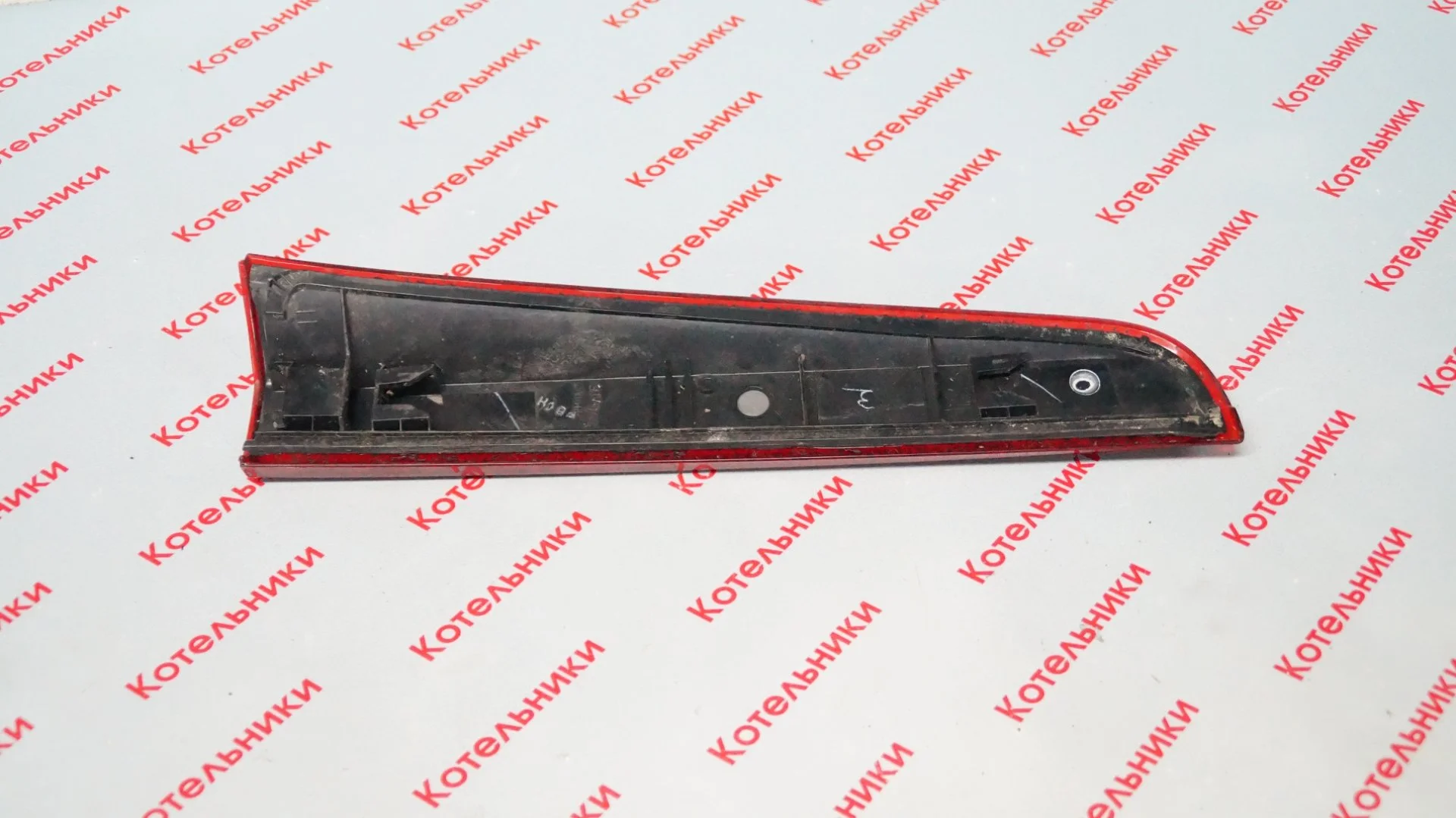 Nissan 26553-BH00A Накладка на фонарь правая - миниатюра 4