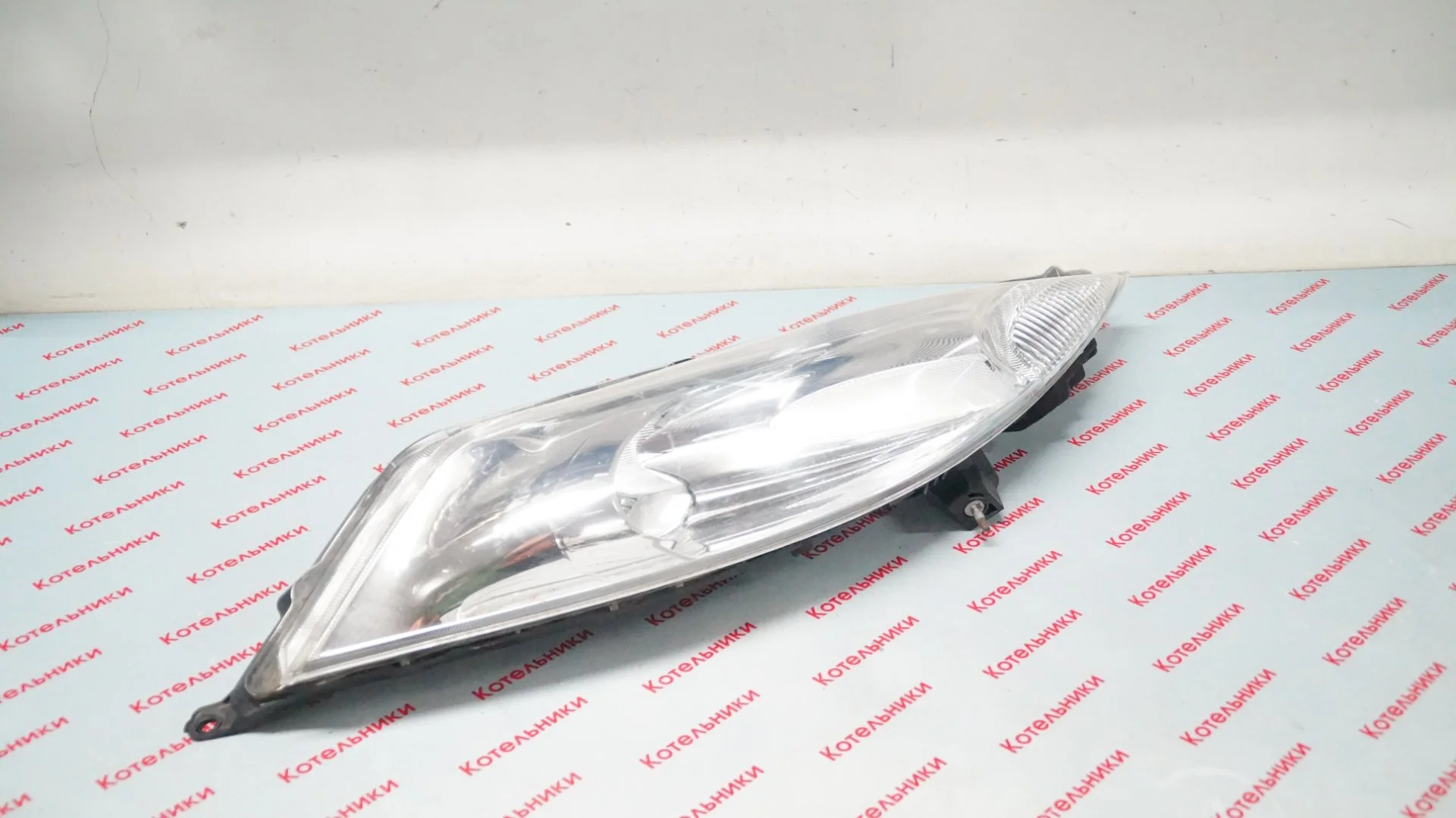 Nissan 26120-1KL0B Фонарь правый - миниатюра 2