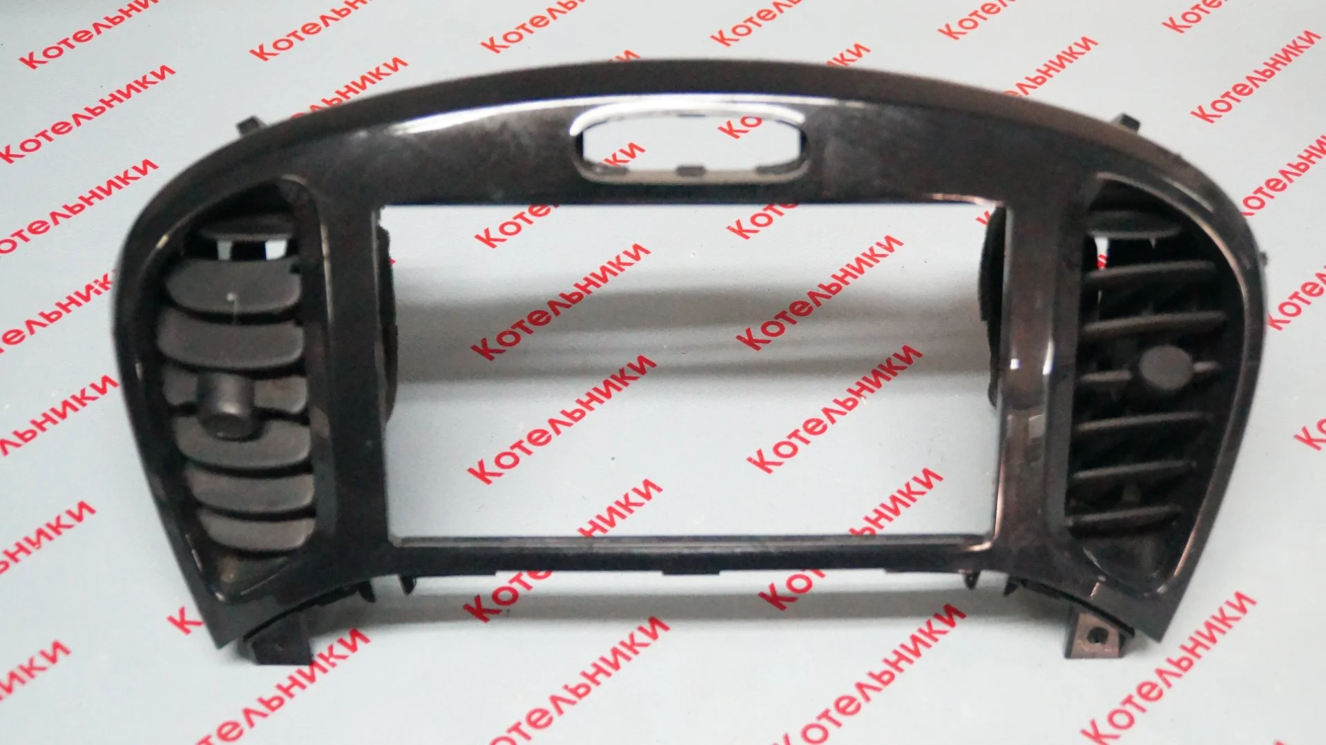 Nissan 68260-1KE0A Рамка магнитолы - миниатюра 2