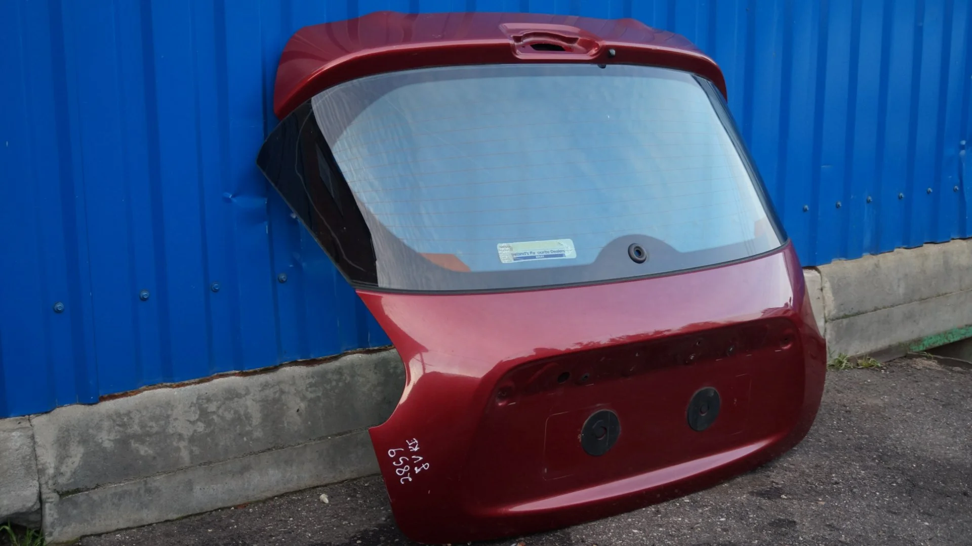 Nissan K0100-1KAAD Крышка багажника - миниатюра 3