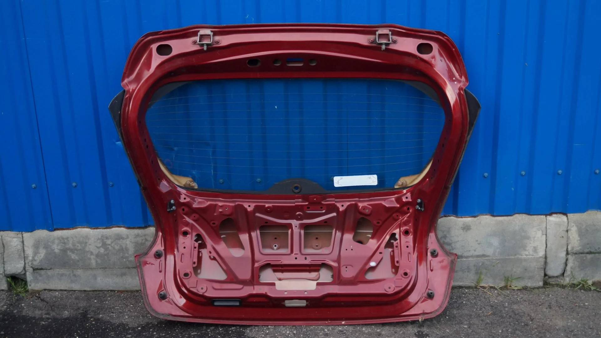 Nissan K0100-1KAAD Крышка багажника - миниатюра 4