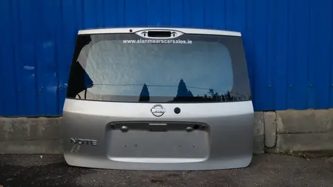 Nissan K0100-9U0MA Крышка багажника