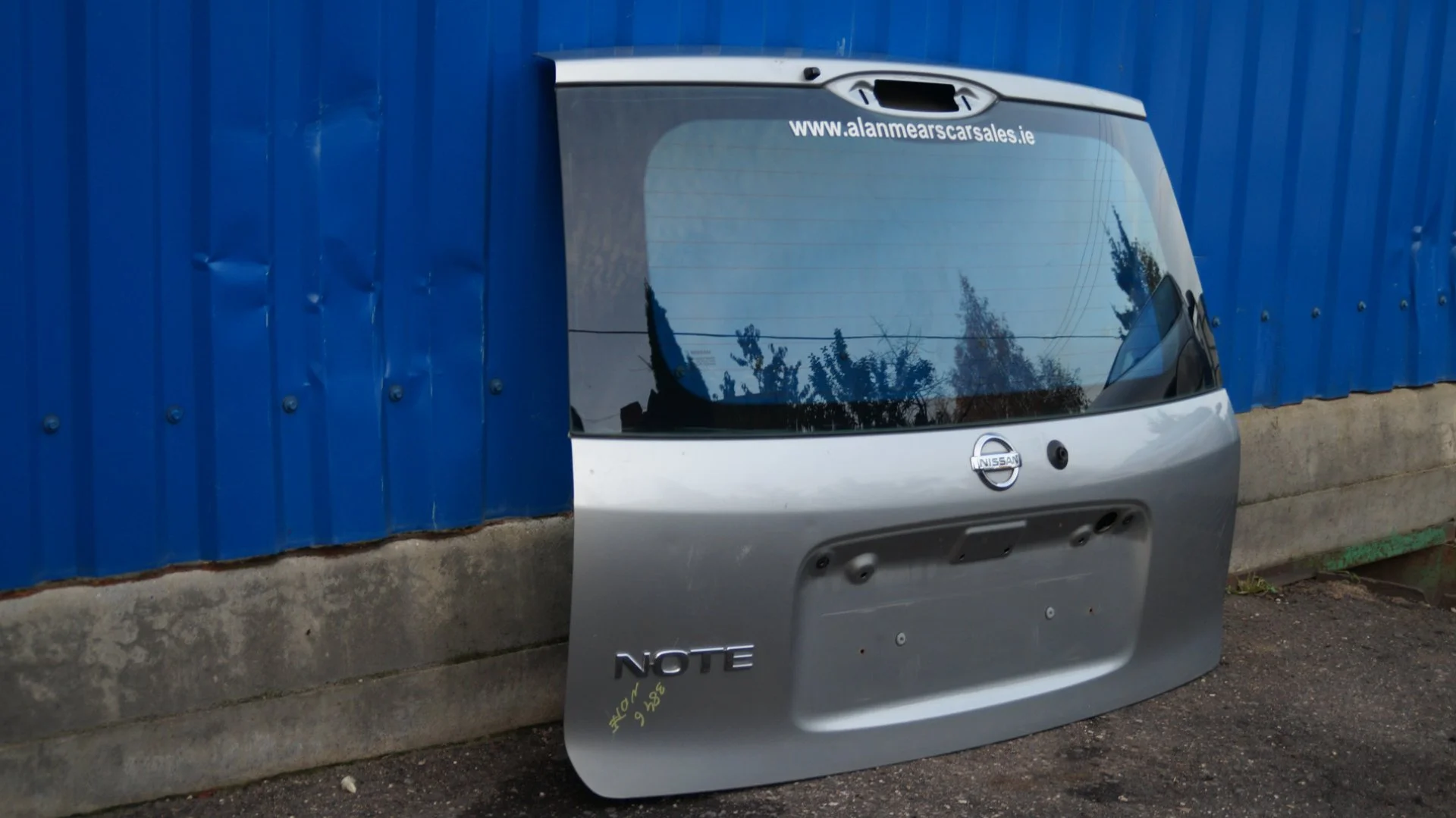 Nissan K0100-9U0MA Крышка багажника - миниатюра 3