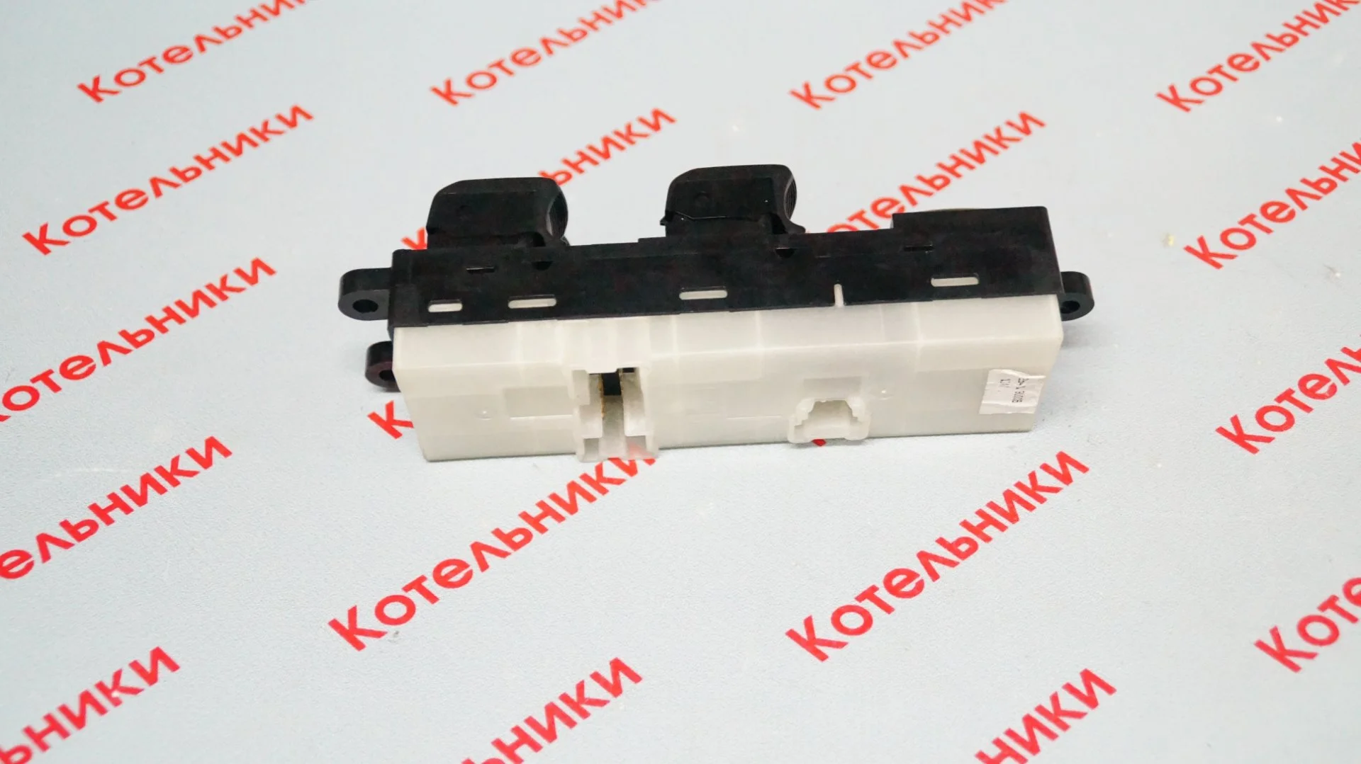 Nissan 25401-9U02B Блок кнопок стеклоподъёмников - миниатюра 3