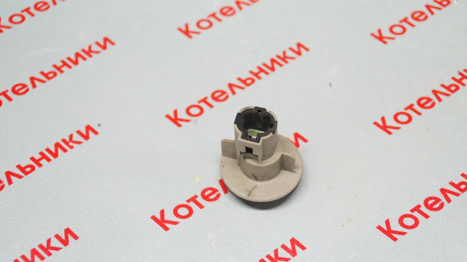 Nissan 26242-9C000 Патрон лампы поворотника - миниатюра 3