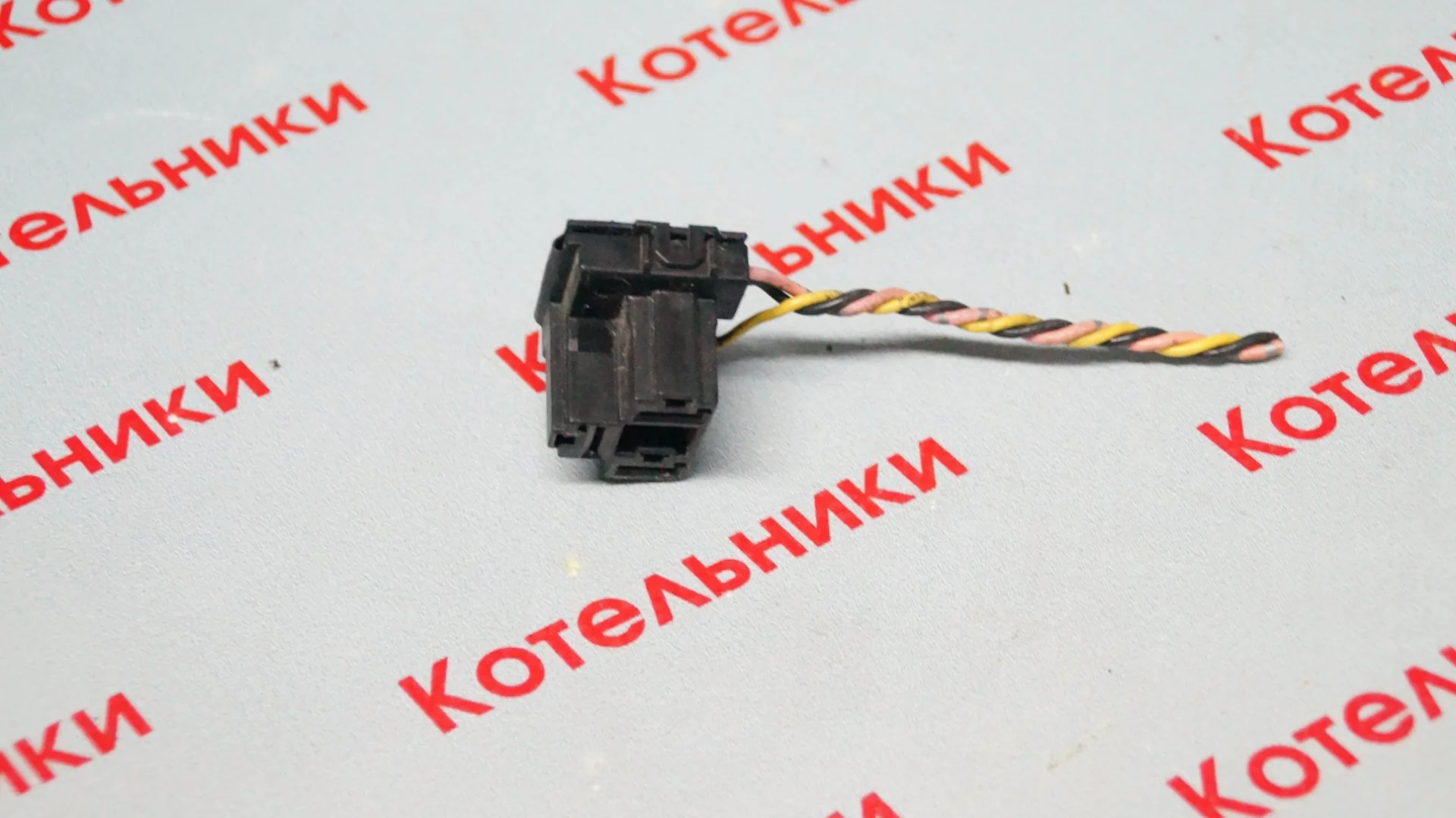 Nissan 26242-9C000 Разъем Фары - миниатюра 2