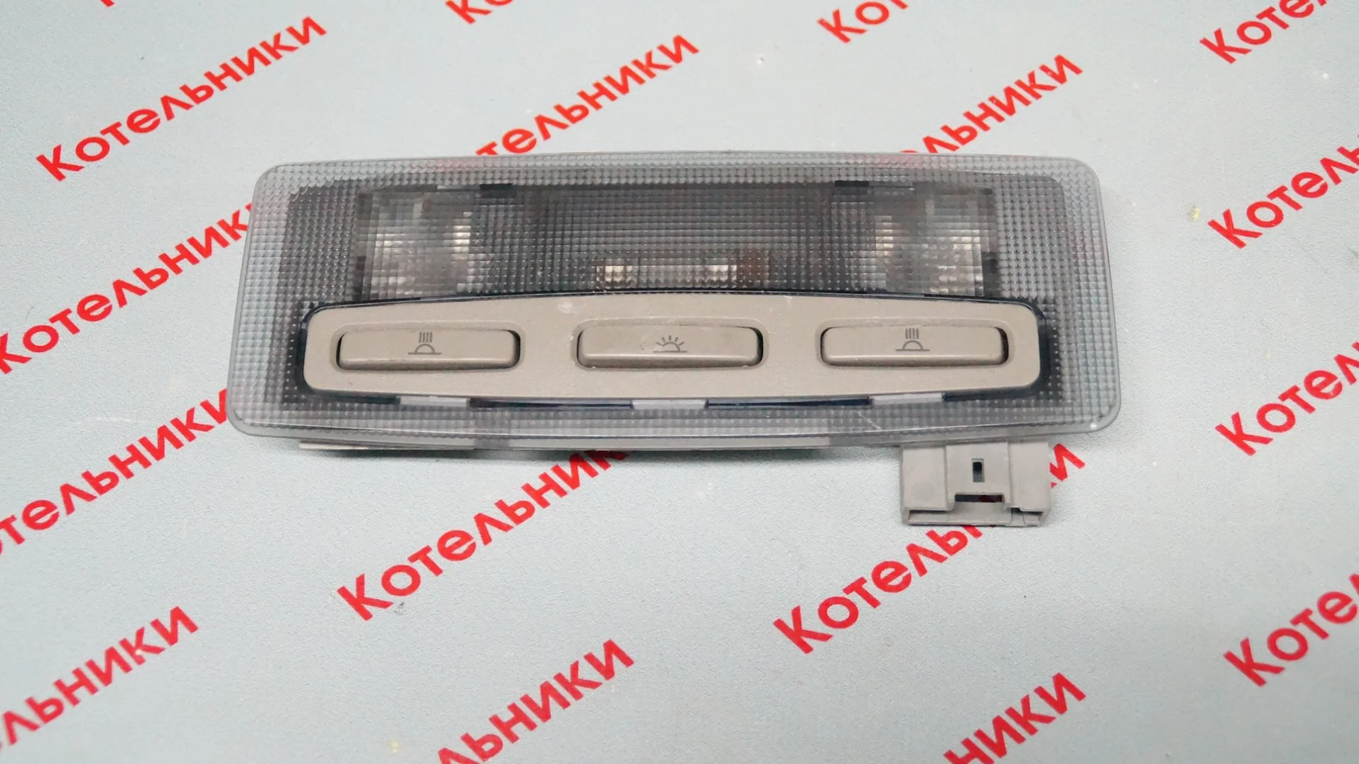 Nissan 26430-BN710 Плафон освещения салона - изображение 1
