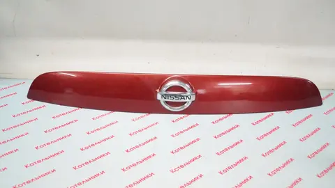 Nissan 90812-1KA6H Накладка крышки багажника
