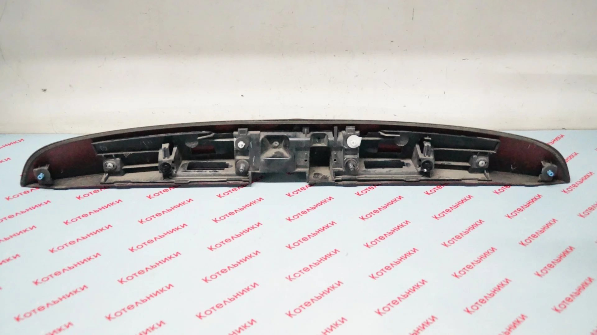 Nissan 90812-1KA6H Накладка крышки багажника - миниатюра 4