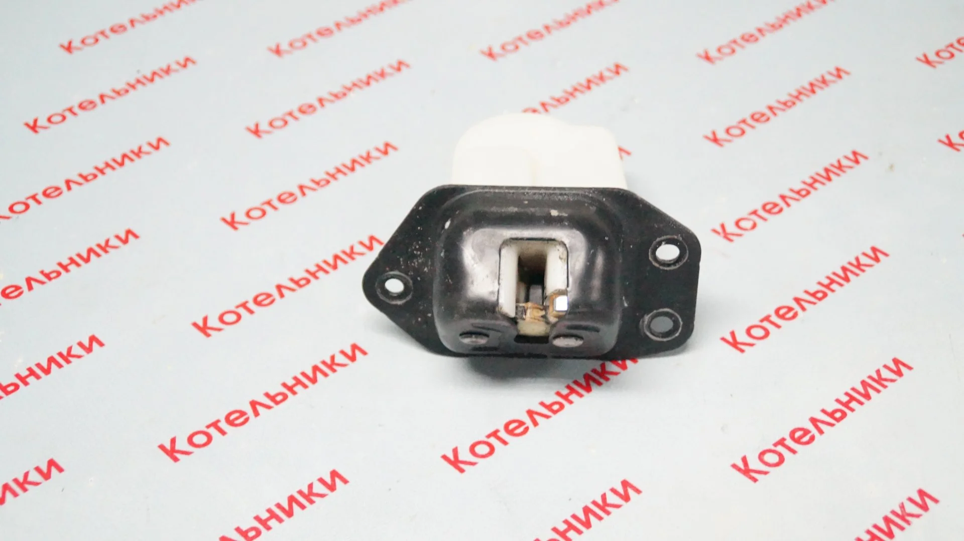 Nissan 90502-EN00A Замок багажника - миниатюра 2