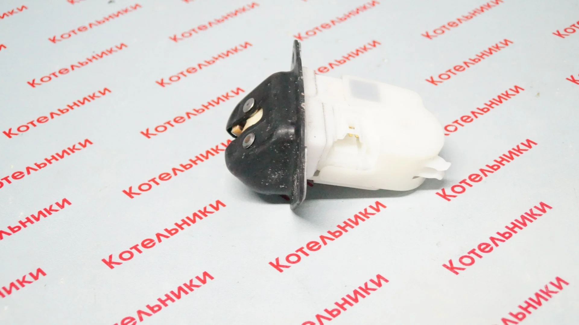 Nissan 90502-EN00A Замок багажника - миниатюра 3