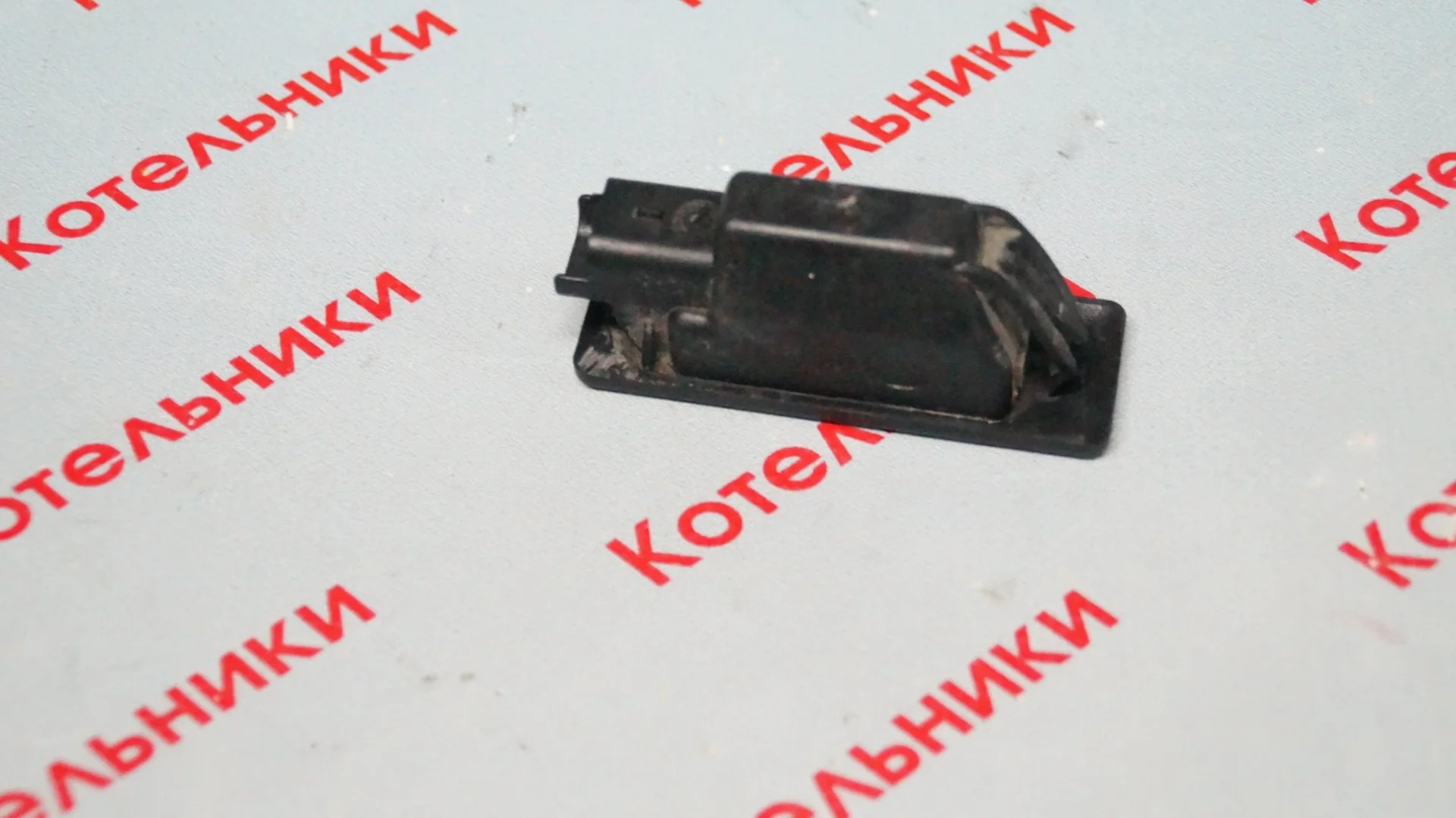 Nissan 26510-AU300 Фонарь подсветки номера - миниатюра 2
