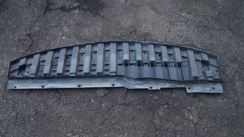 Nissan 62663-9U000 Защита бампера передняя