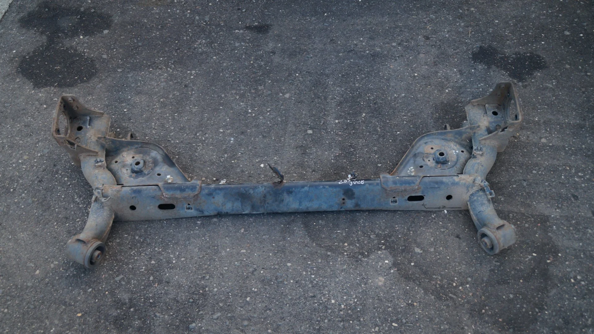 Nissan 55501-1KA0D Балка подвески задняя - миниатюра 2