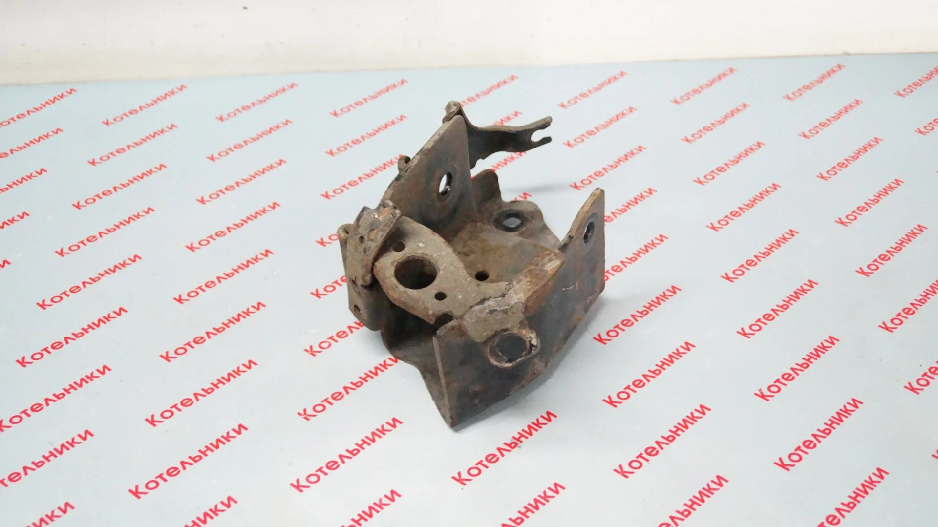 Nissan 55430-1KA0B Кронштейн балки левый - миниатюра 2