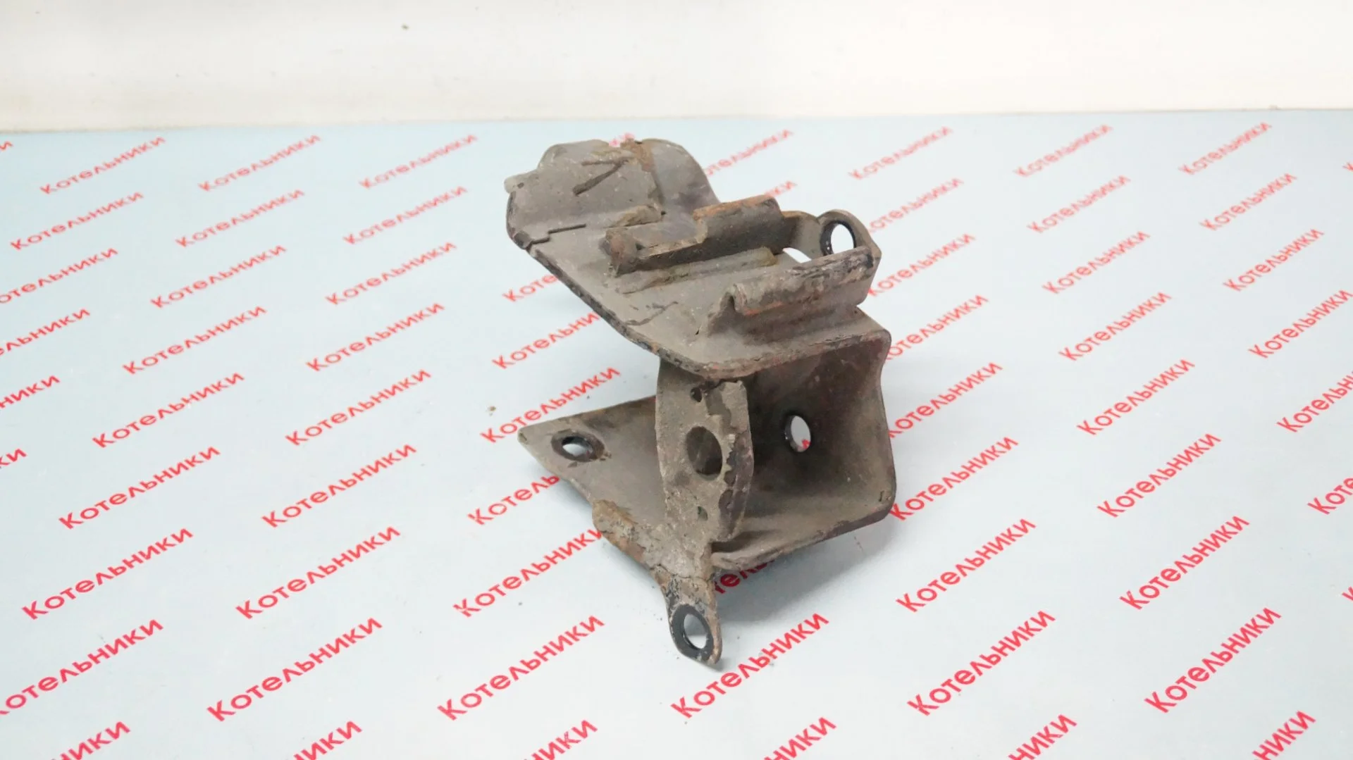 Nissan 55429-1KA0B Кронштейн балки правый - миниатюра 3