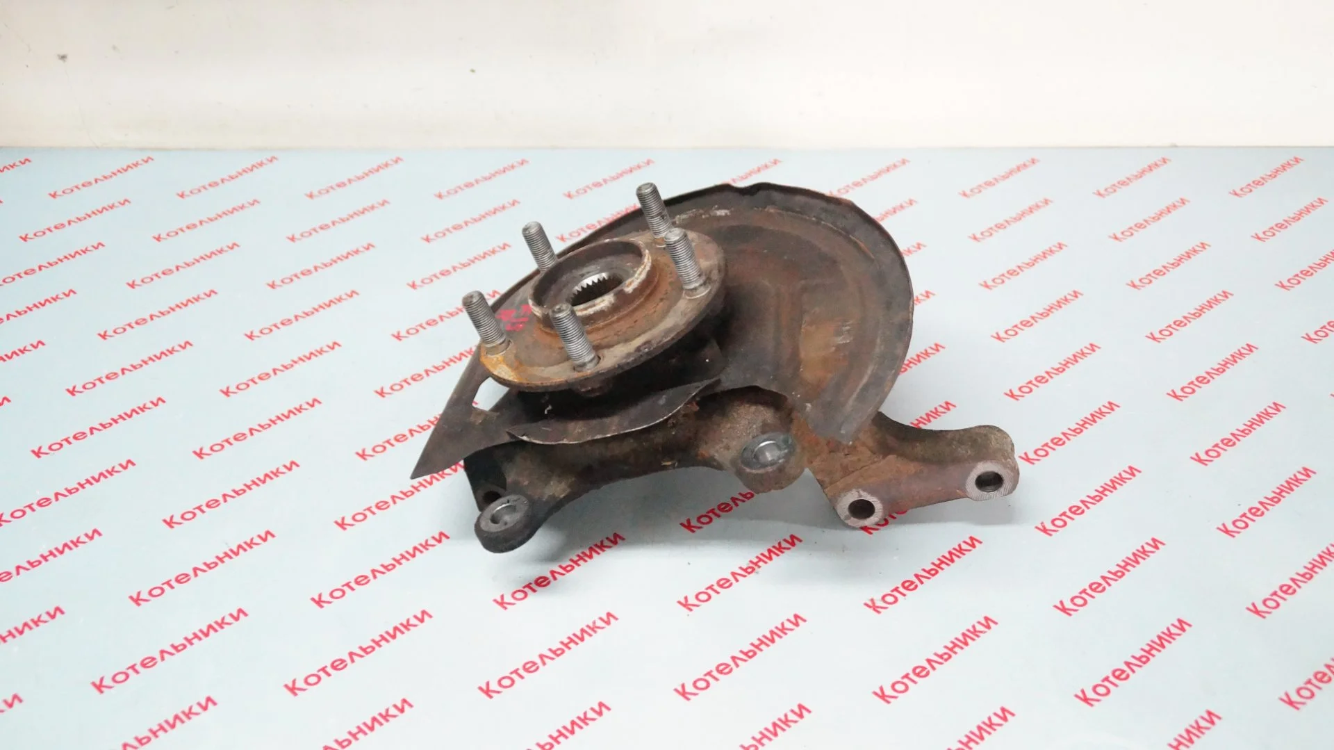 Nissan 40014-1KK0A Кулак поворотный правый - миниатюра 2