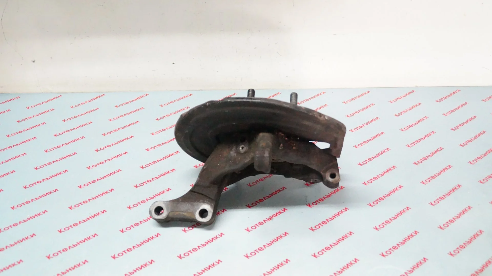 Nissan 40014-1KK0A Кулак поворотный правый - миниатюра 3