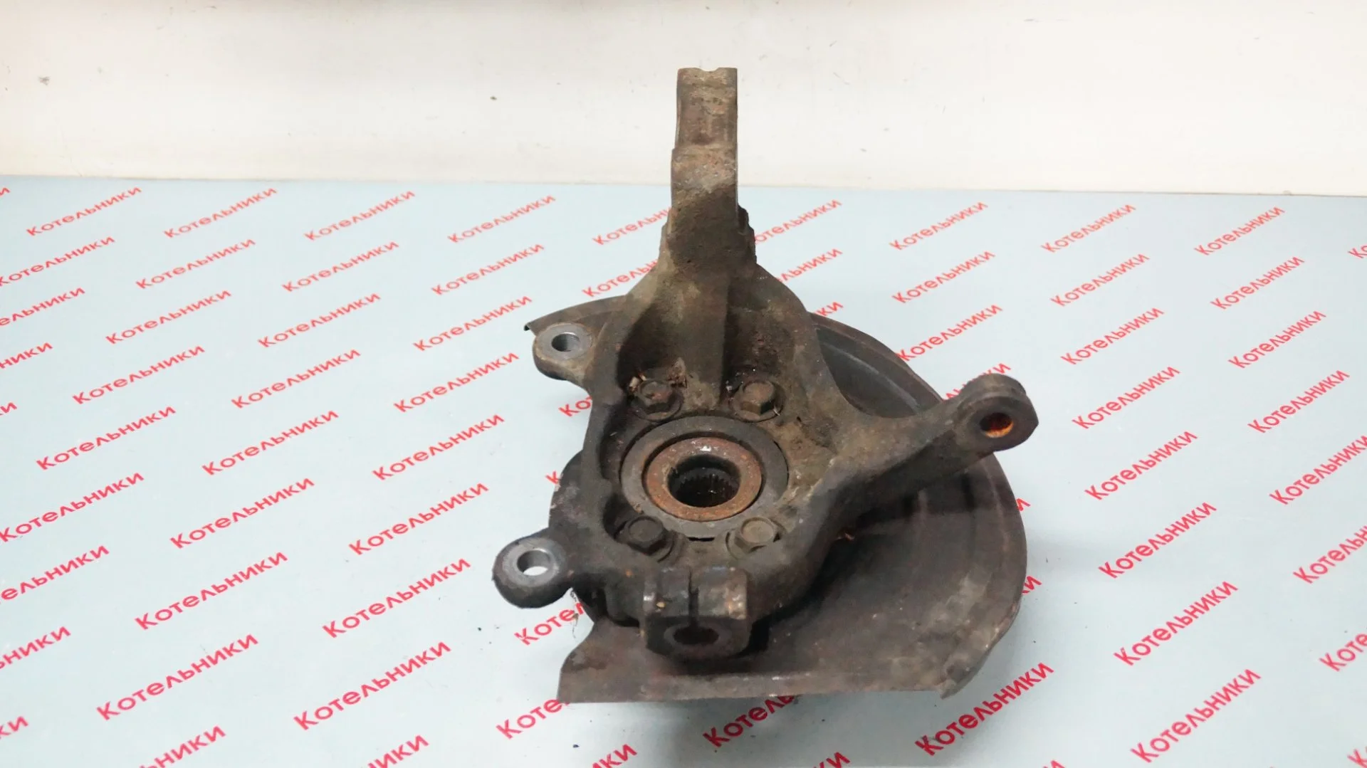 Nissan 40014-1KK0A Кулак поворотный правый - миниатюра 4