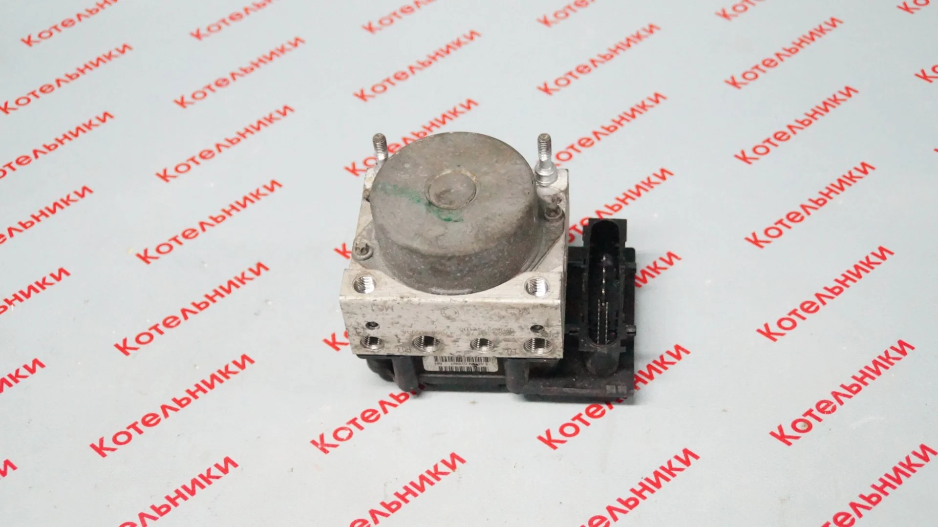 Nissan 47660-9U16B Блок ABS - изображение 1