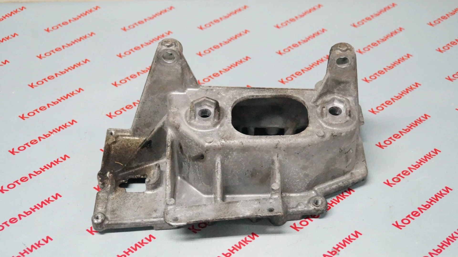 Nissan 11254-CH000 Кронштейн опоры МКПП - миниатюра 2