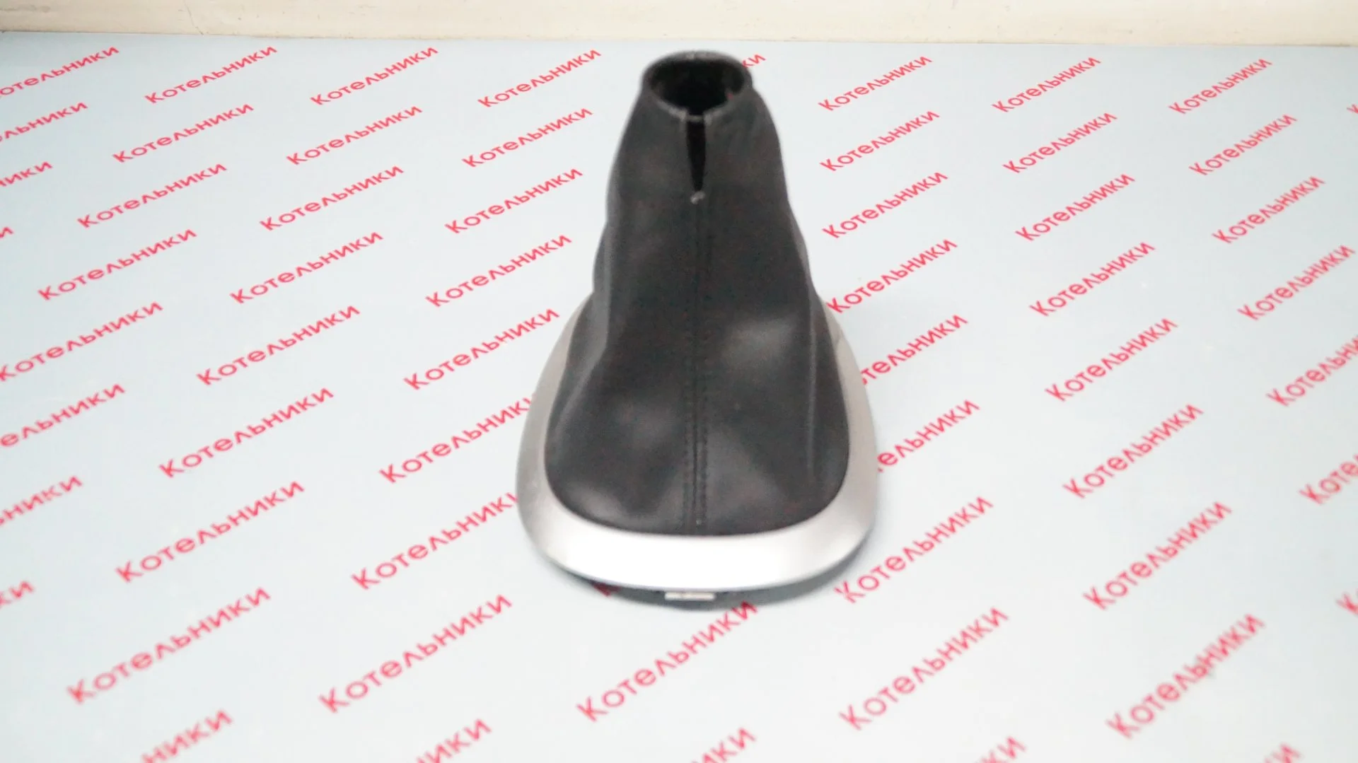 Nissan 96935-1KN0A Кожух ручки МКПП - изображение 1