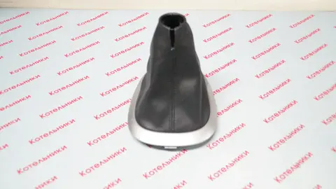 Nissan 96935-1KN0A Кожух ручки МКПП