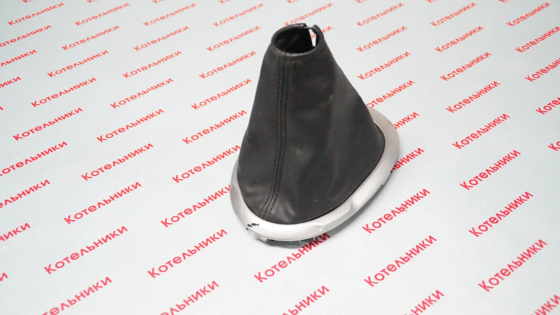 Nissan 96935-1KN0A Кожух ручки МКПП - миниатюра 3