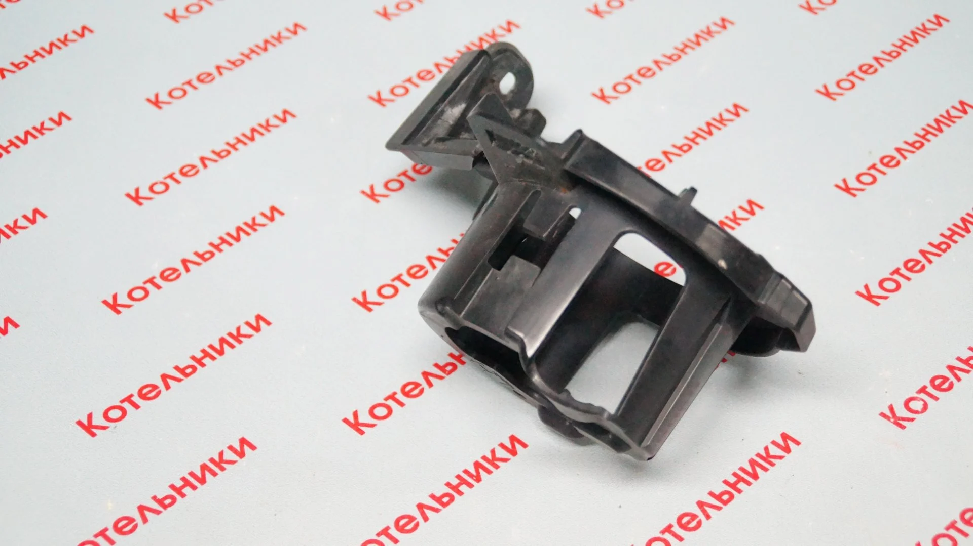 Nissan 26915-1KA0A Кронштейн ПТФ левый - миниатюра 3