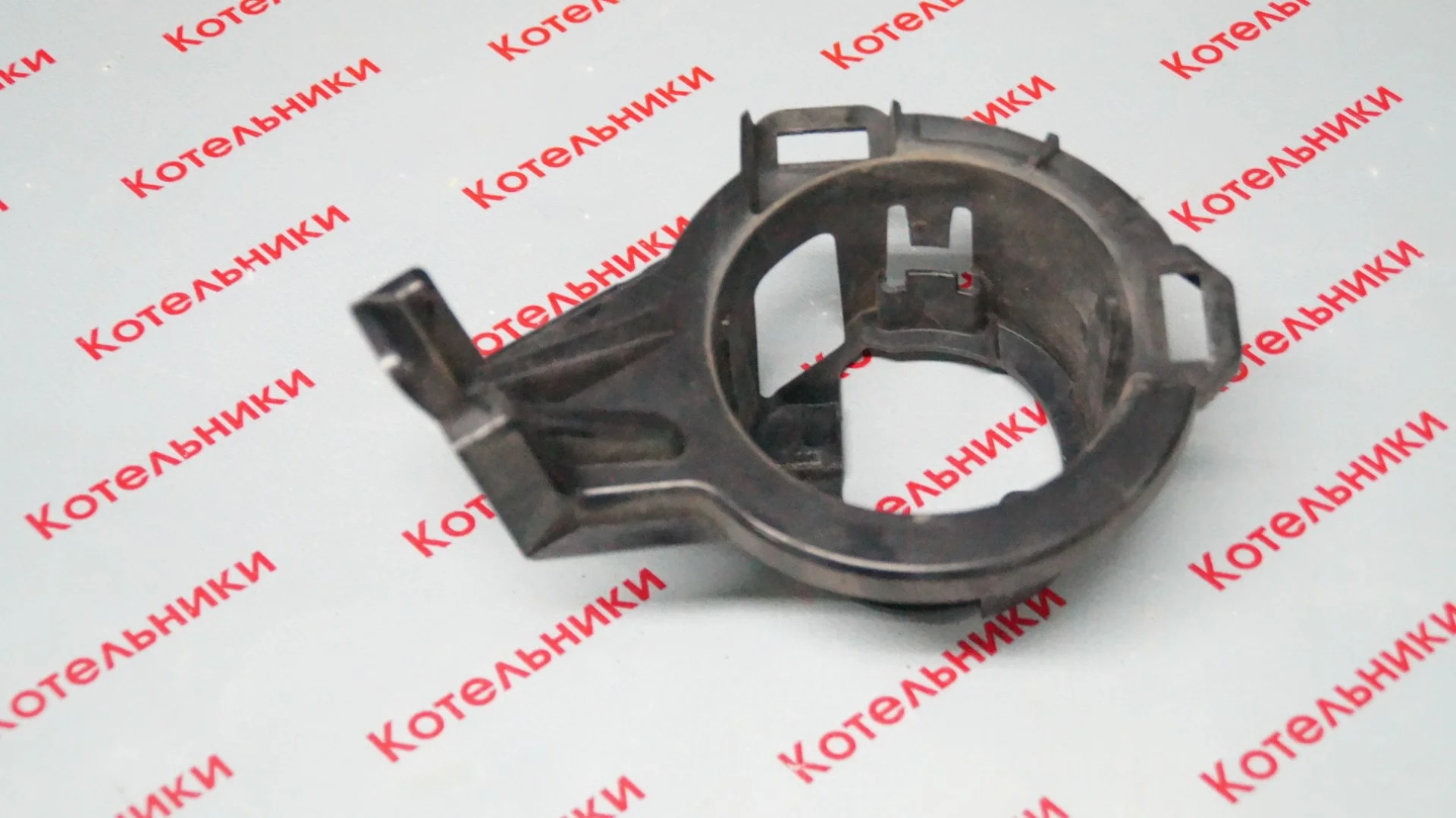 Nissan 26910-1KA0A Кронштейн ПТФ правый - миниатюра 2