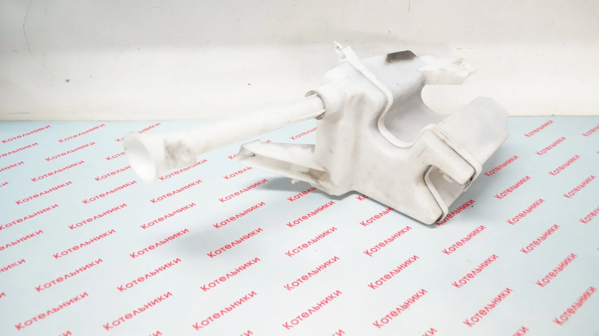 Nissan 28910-1KA0A Бачок омывателя, - миниатюра 4