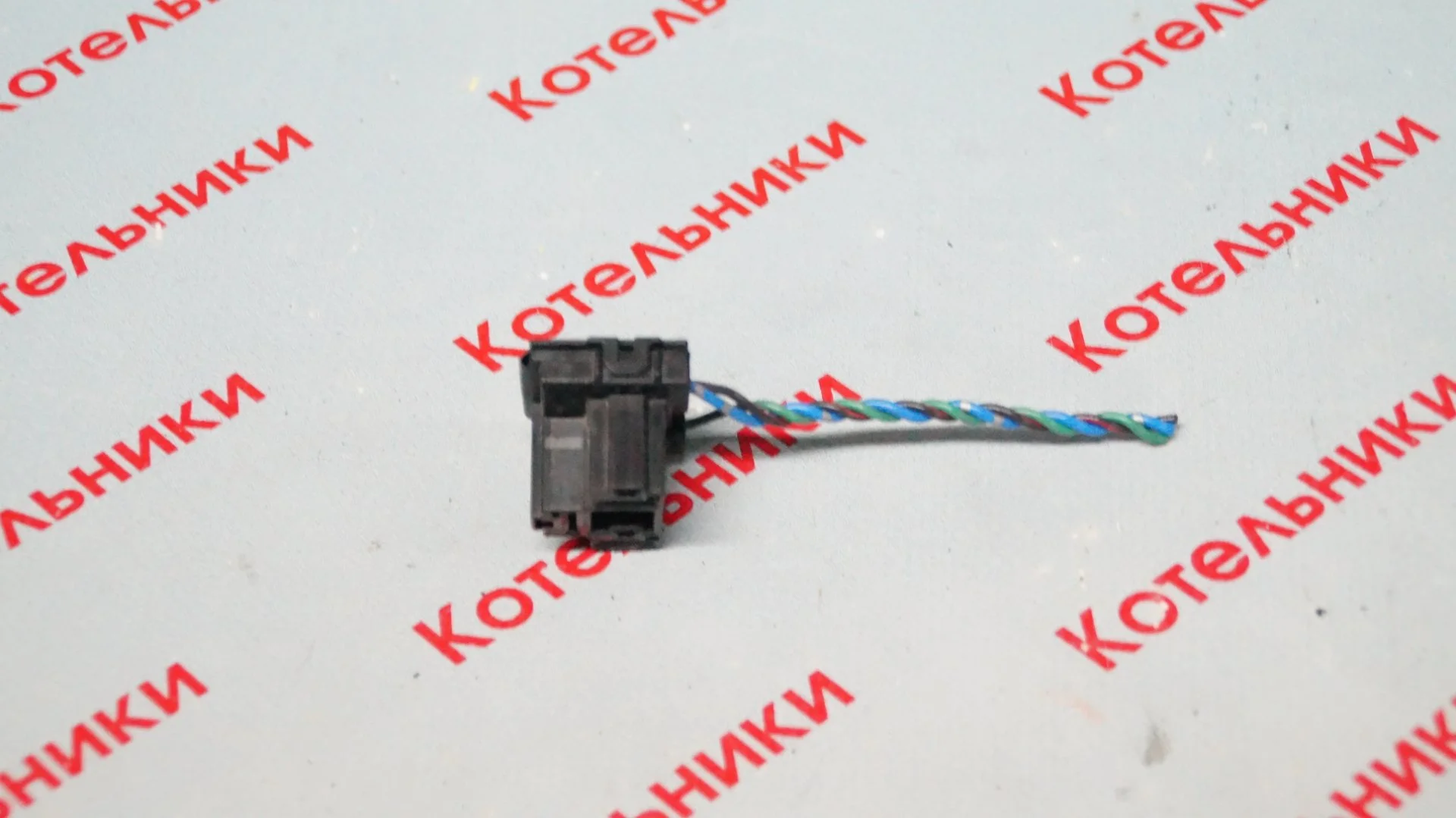 Nissan 26060-1KA0A Разьем фары - миниатюра 2