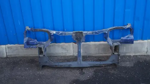 Nissan 62500-4M630 Рамка радиатора (телевизор)