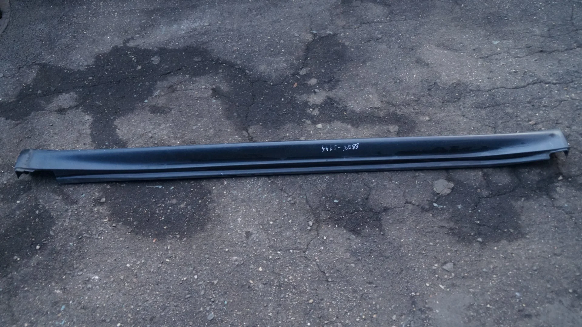 Nissan 76850-1KA6A Накладка порога правая - миниатюра 2
