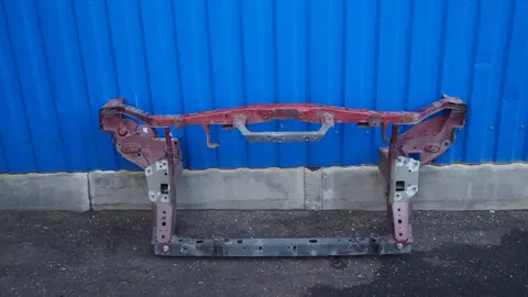 Nissan F25111KAMA Рамка радиатора ( телевизор )