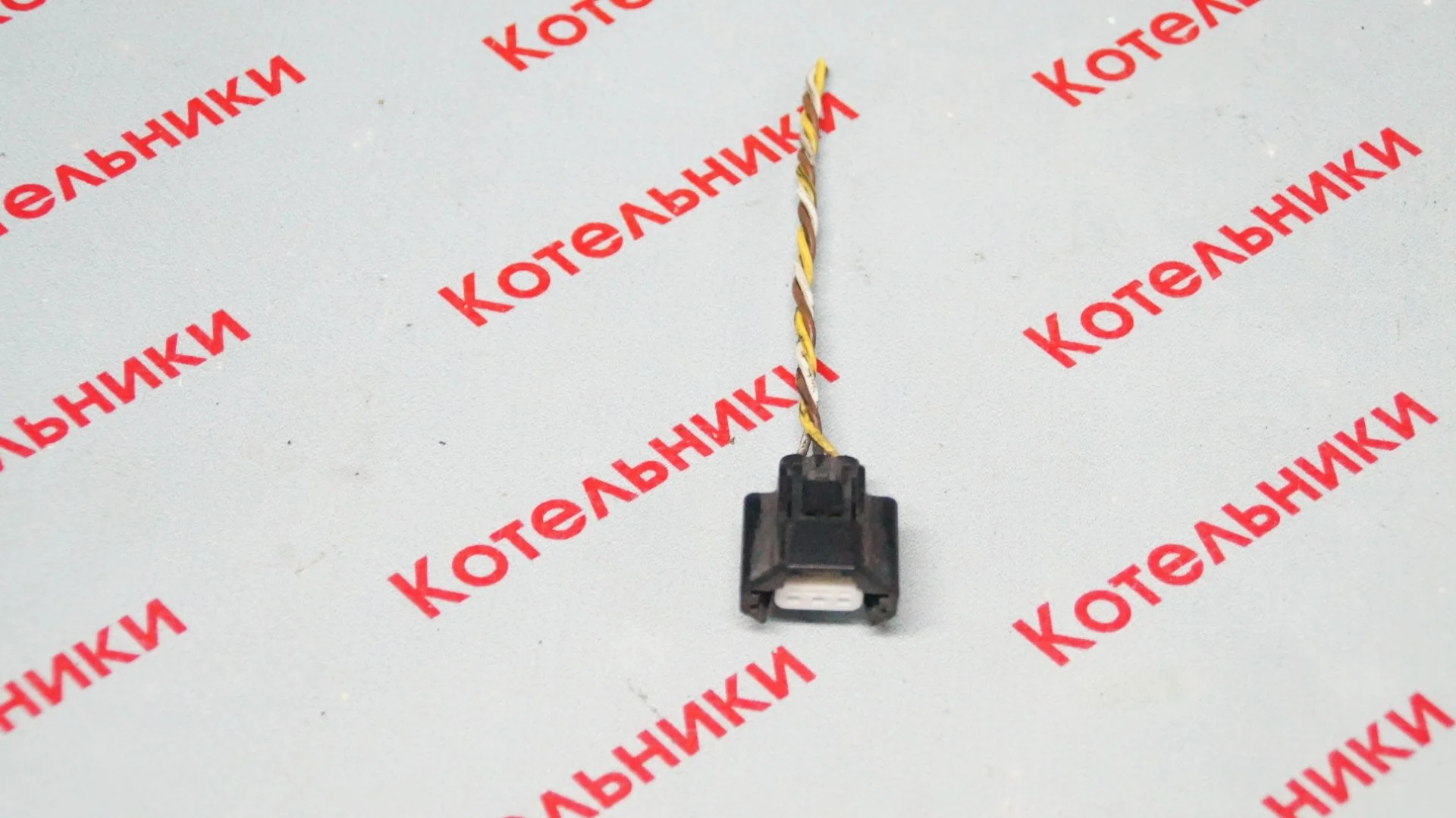 Nissan 92136-1FA0A Разьем датчика хладагента - изображение 1