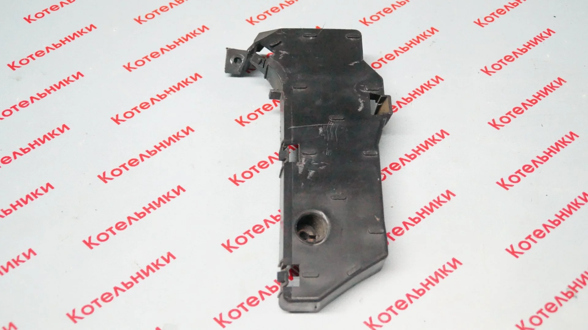 Nissan  62222-BN700 Кронштейн бампера R - миниатюра 2